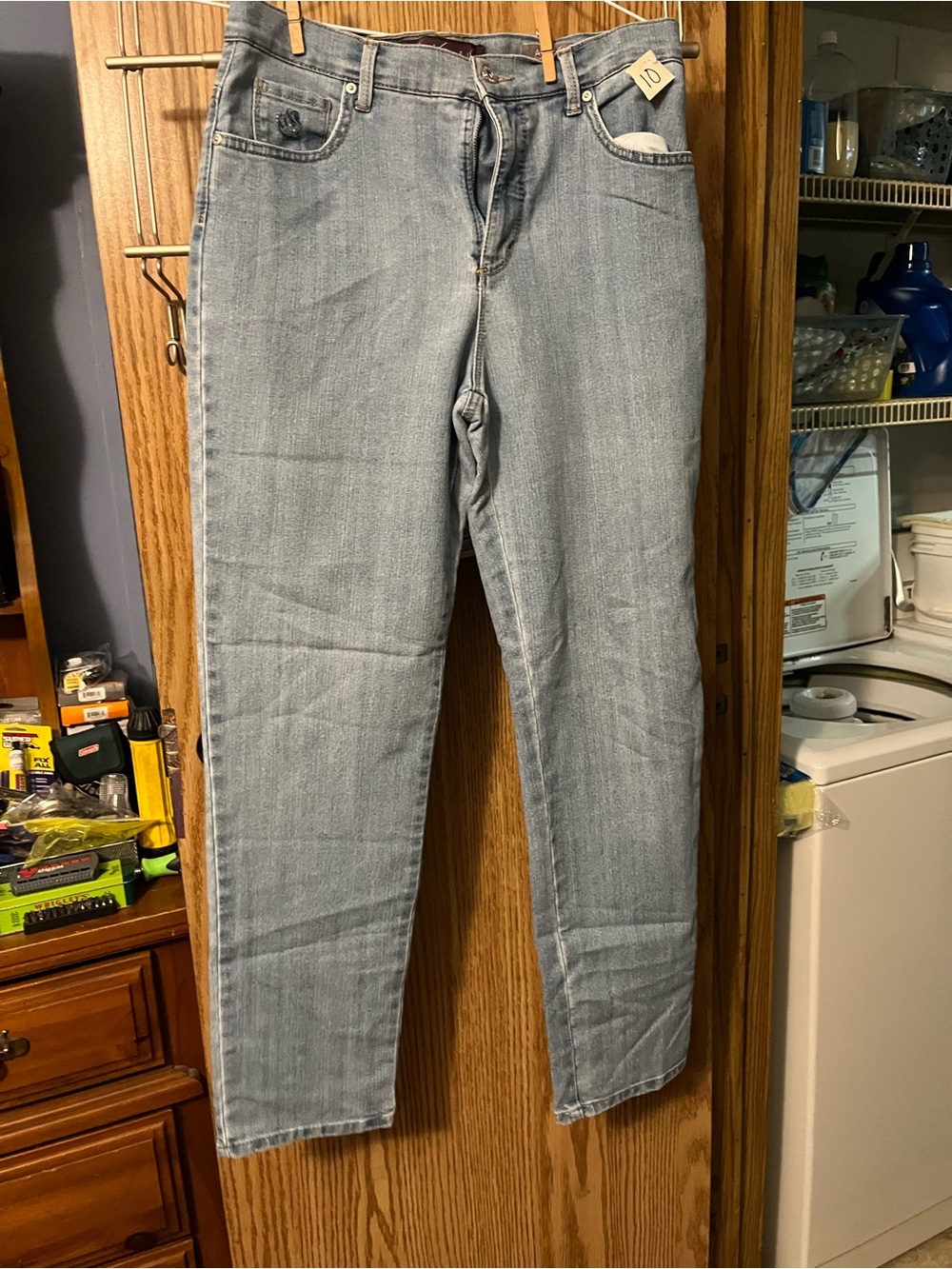 Gloria Vanderbilt Pale Wash Straight Leg Jeans